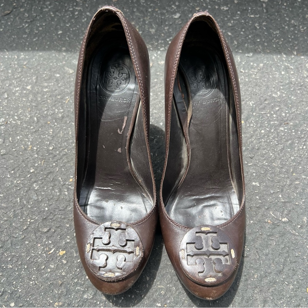 Tory Burch Betty Pump Brown Leather - Picture 7 of 11